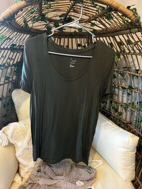 A New Day Women's Scoop Neck Tee - Olive Green